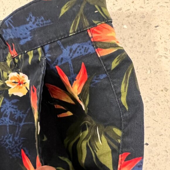 Like new DENIM FLOWER Navy Tropical Floral Chino Shorts Size 30 - Picture 7 of 14